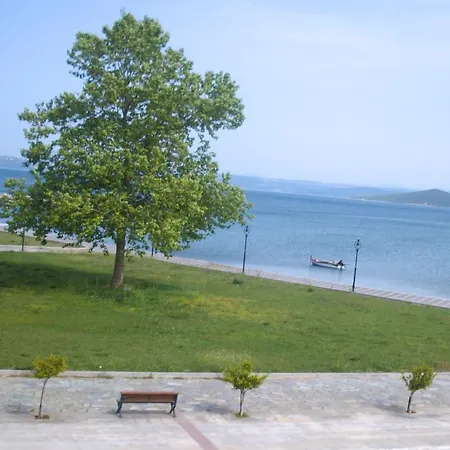 Guest house Florakis