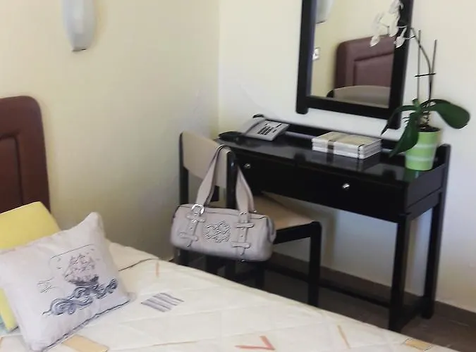 Florakis 4* Livanatai