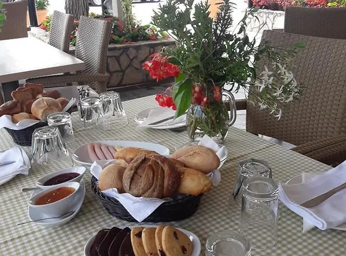 Florakis Guest house